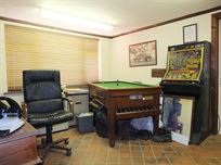 5-bed-house-with-workshops-storage-hgv-access