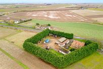 5-bed-house-with-workshops-storage-hgv-access