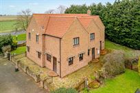 5-bed-house-with-workshops-storage-hgv-access