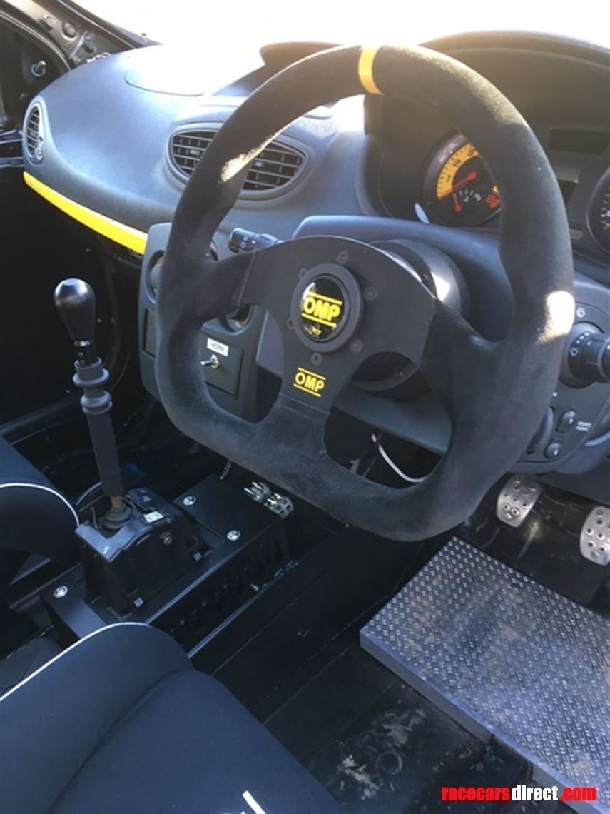 renault-clio-200-cup-track-car---reduced