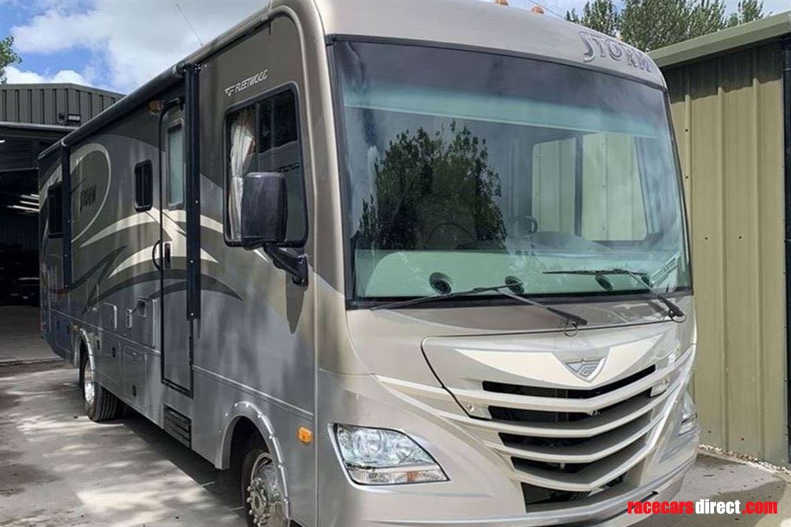 rv-camper-fleetwood-storm