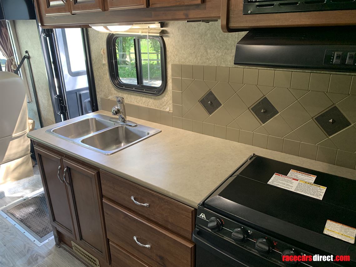 rv-camper-fleetwood-storm