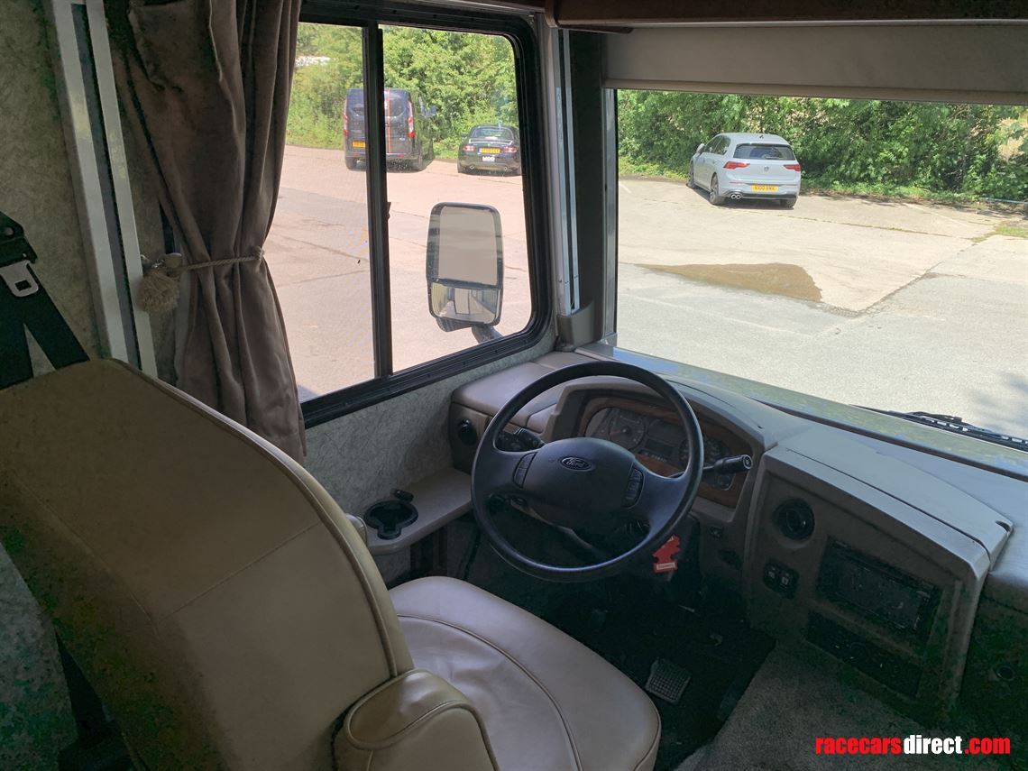 rv-camper-fleetwood-storm