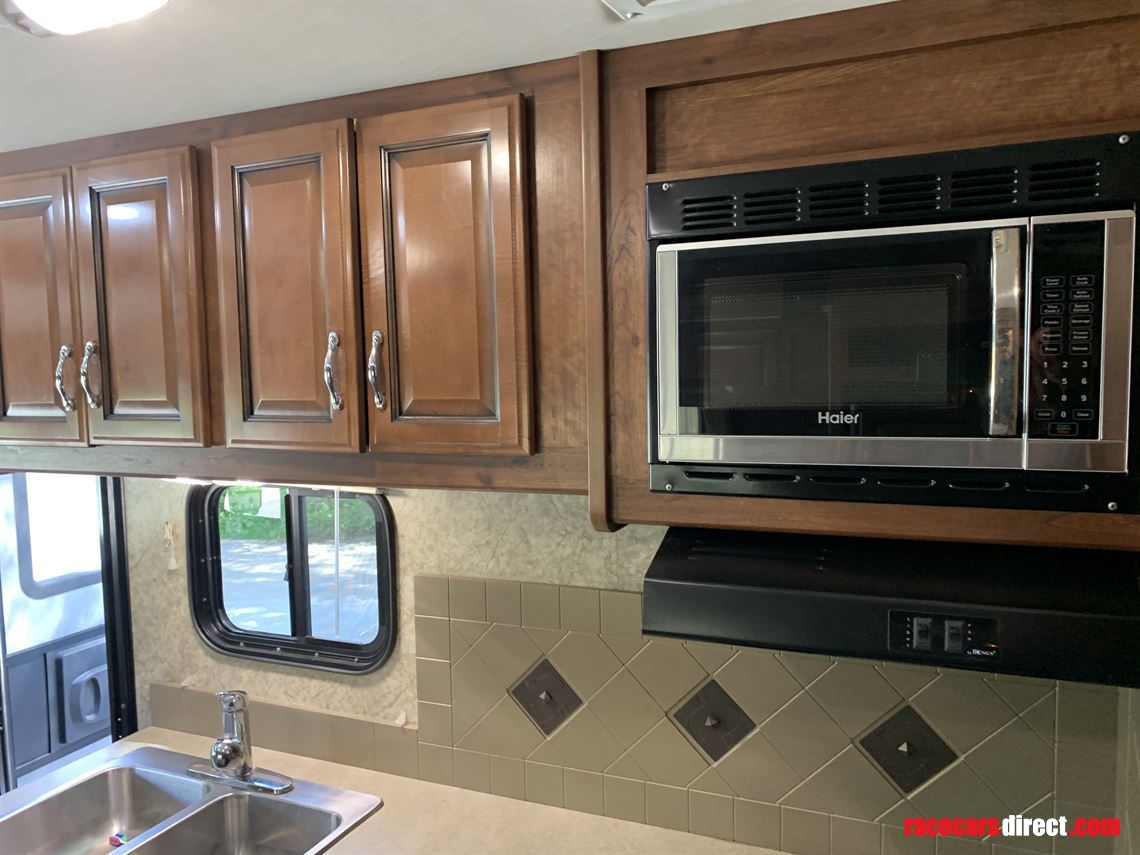 rv-camper-fleetwood-storm