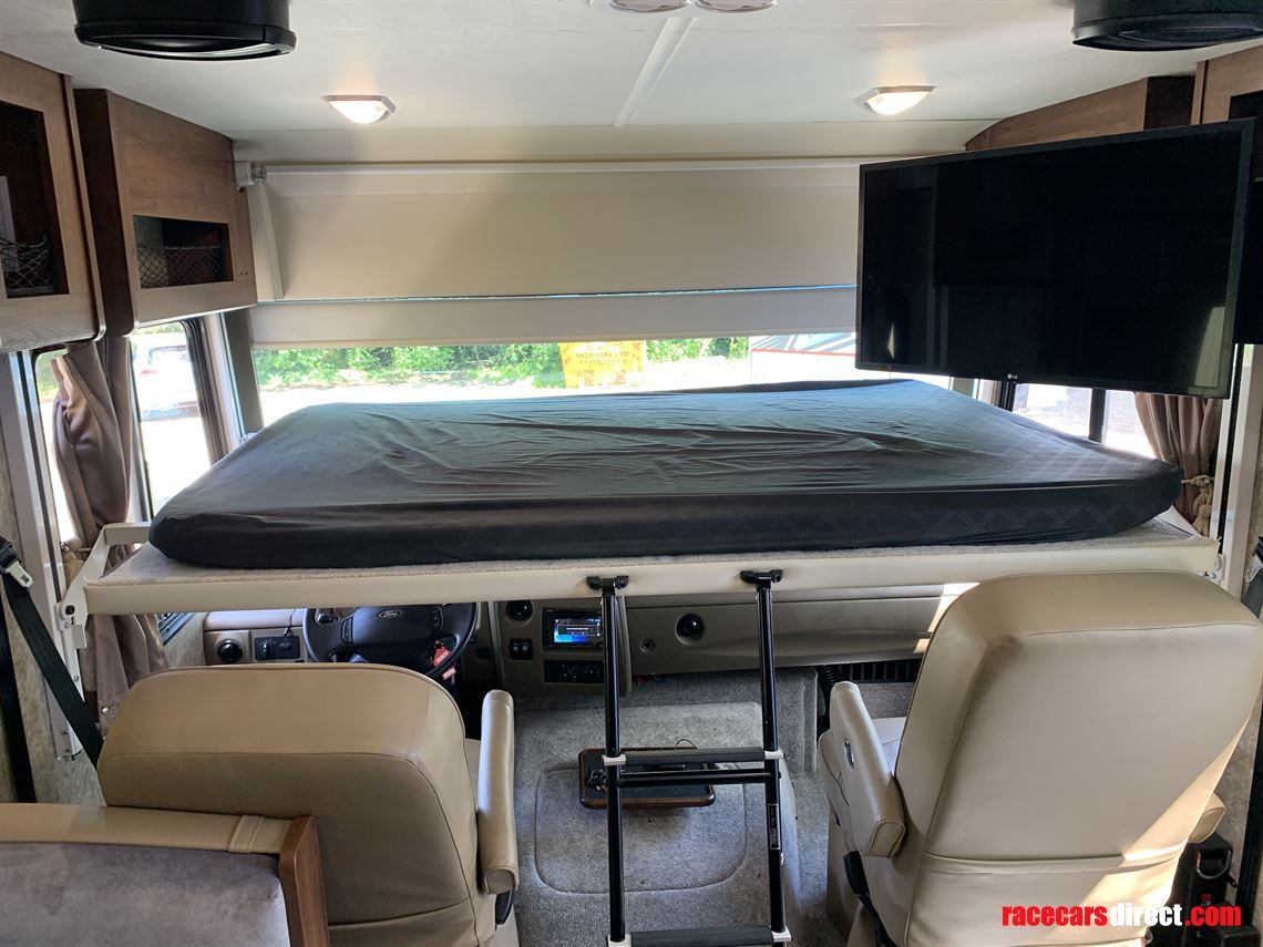 rv-camper-fleetwood-storm