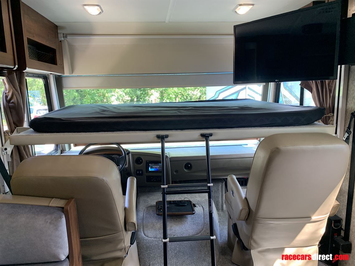 rv-camper-fleetwood-storm