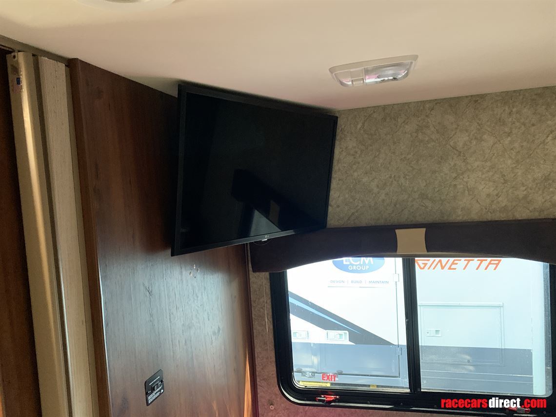 rv-camper-fleetwood-storm