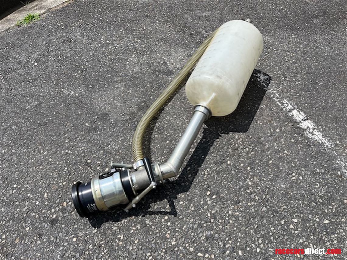 staubli-fuel-filler-bottle-with-stand