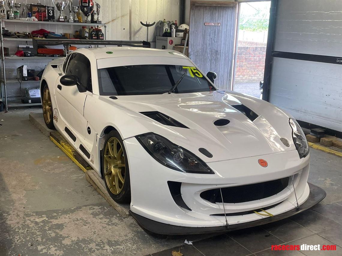 2019-ginetta-gt4-super-cup