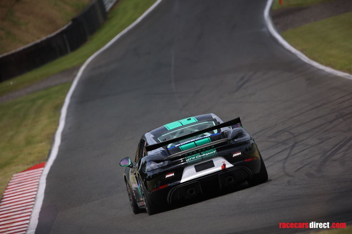 porsche-cayman-gt4-club-sport