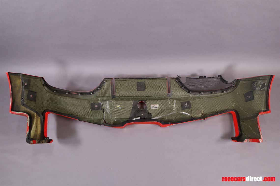 ferrari-458-gt3-rear-bumper-damaged