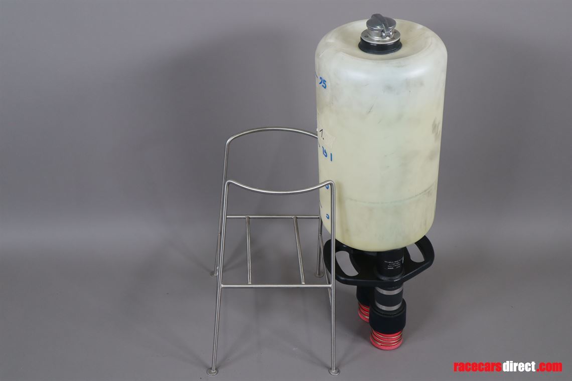 porsche-motorsport-25l-tank-can-with-stand