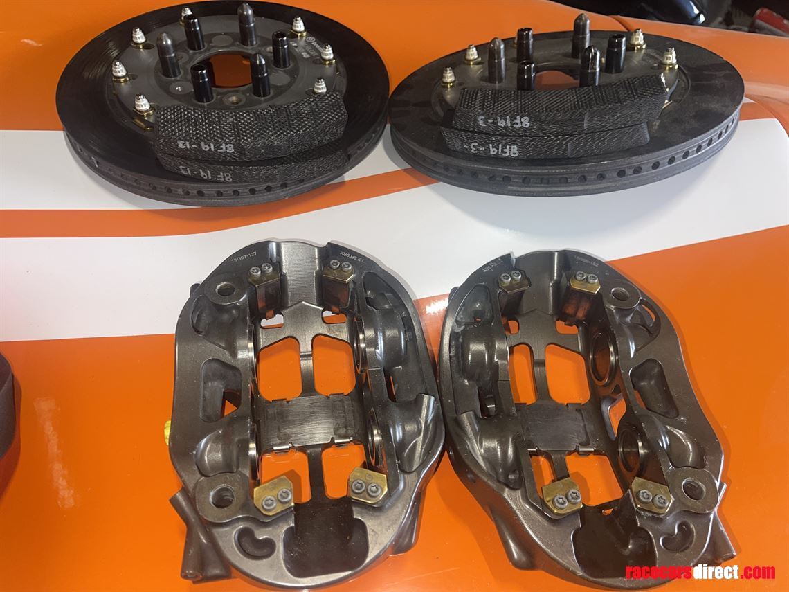 brembo-carbon-carbon-discs-calipers-pads