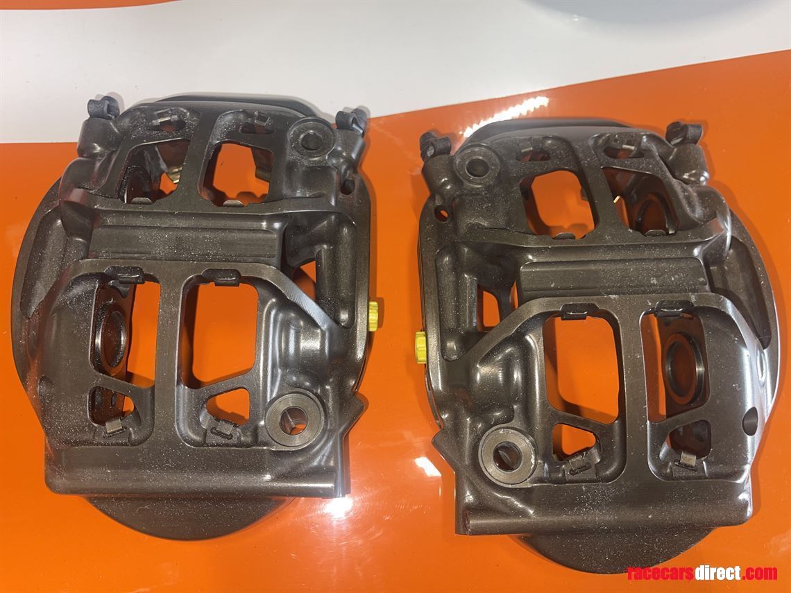 brembo-carbon-carbon-discs-calipers-pads