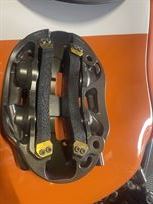 brembo-carbon-carbon-discs-calipers-pads