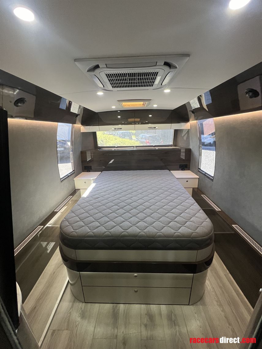 volvo-9700h-exclusive-motorhome-2010-model