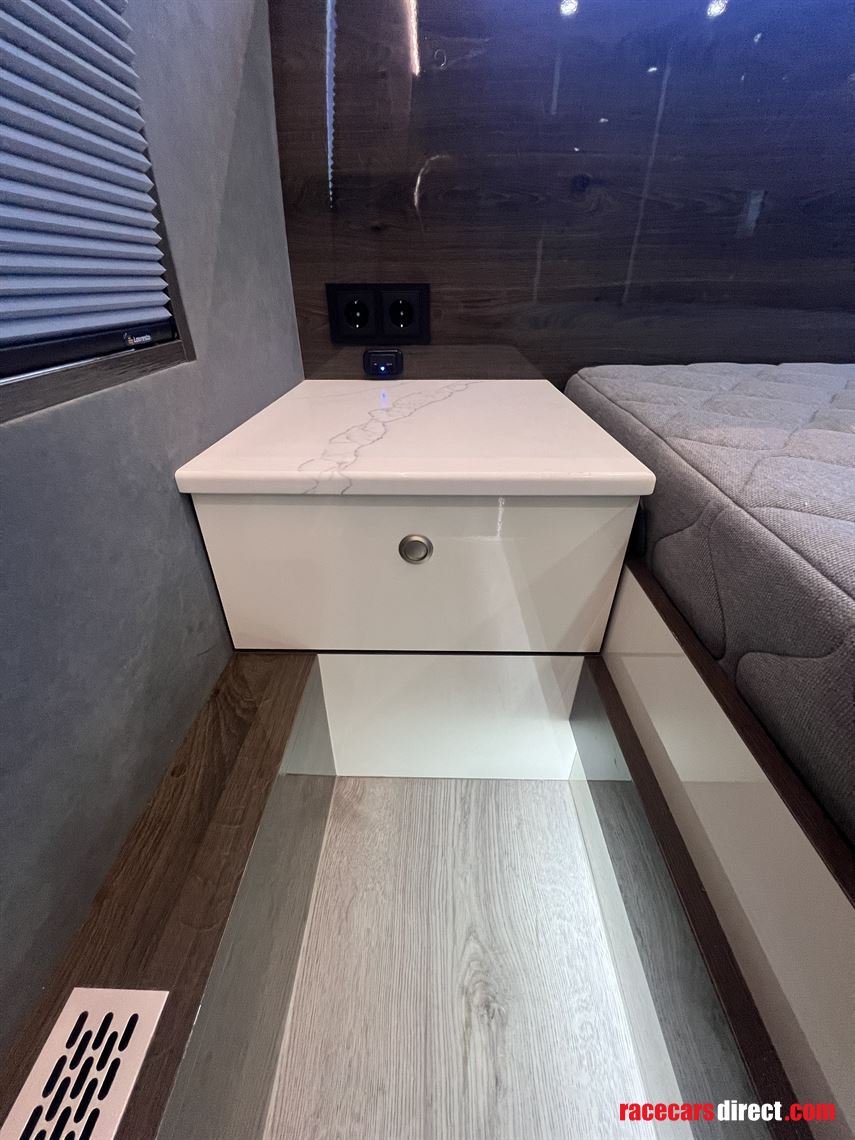 volvo-9700h-exclusive-motorhome-2010-model