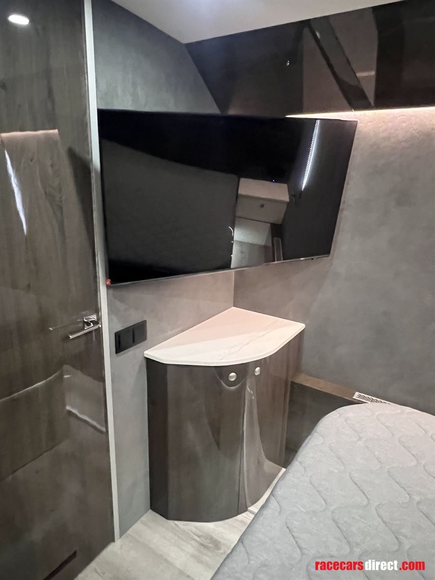 volvo-9700h-exclusive-motorhome-2010-model