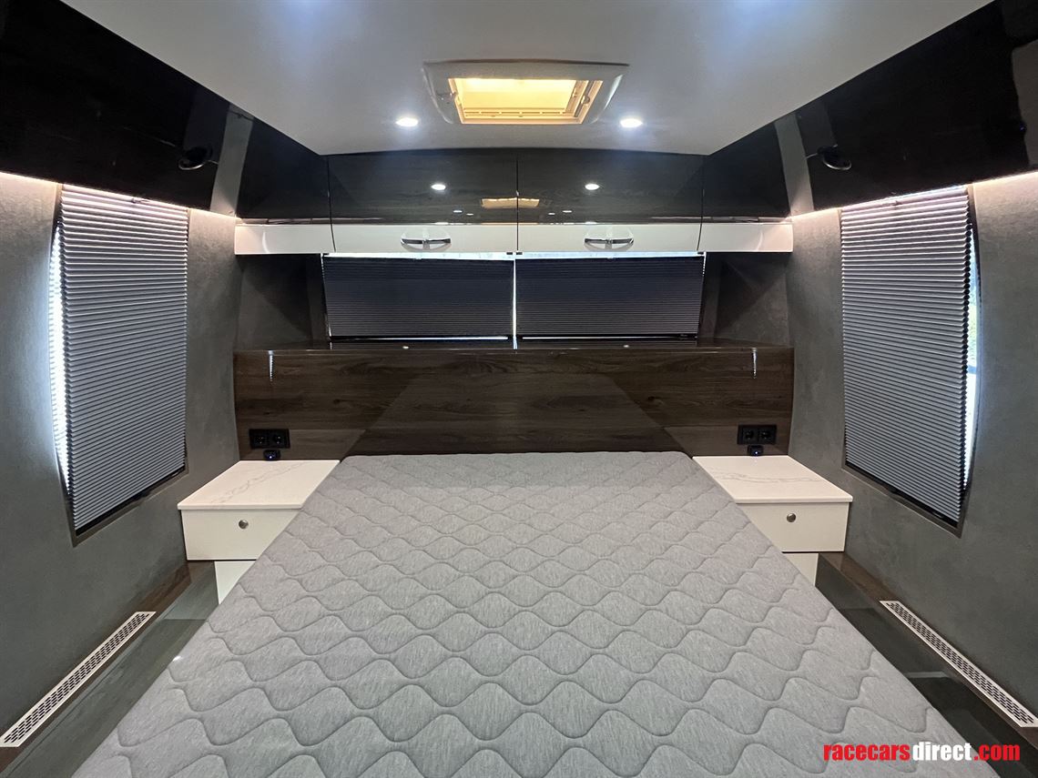 volvo-9700h-exclusive-motorhome-2010-model