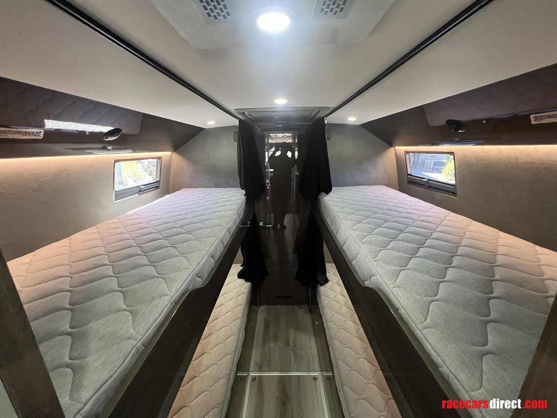 volvo-9700h-exclusive-motorhome-2010-model