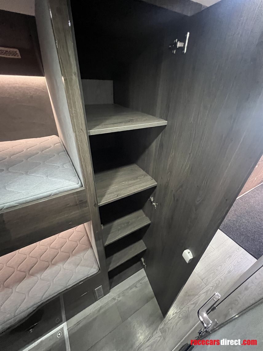 volvo-9700h-exclusive-motorhome-2010-model