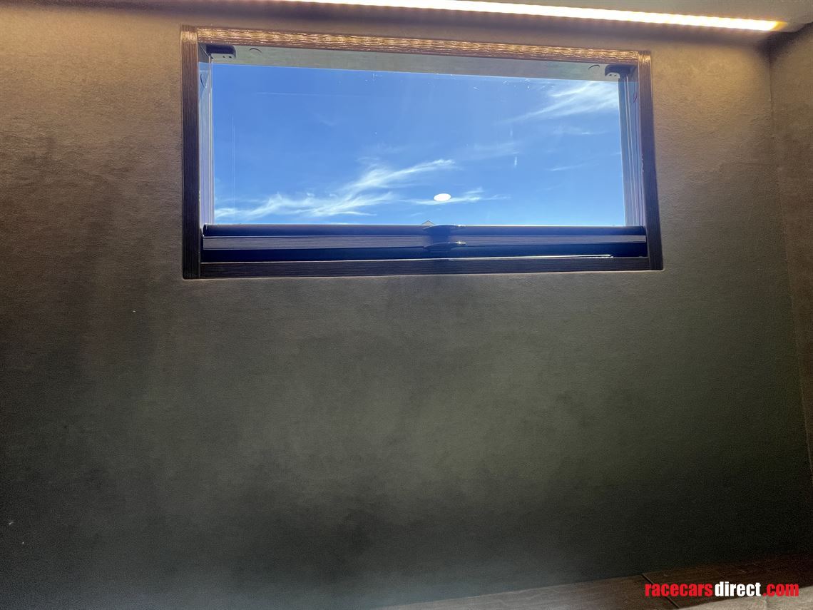 volvo-9700h-exclusive-motorhome-2010-model