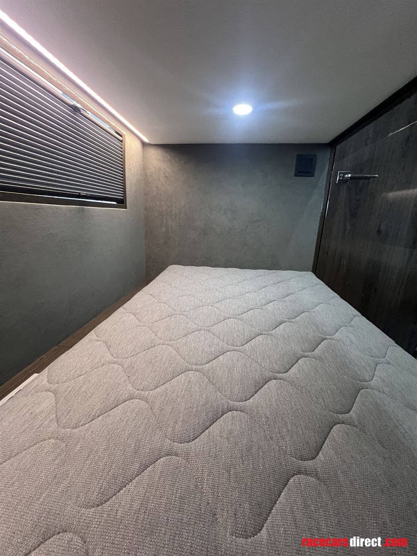 volvo-9700h-exclusive-motorhome-2010-model