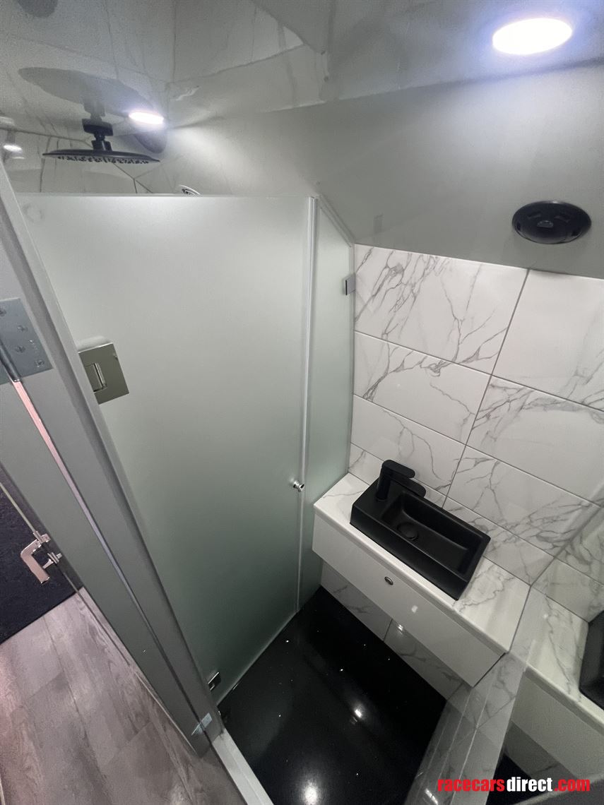 volvo-9700h-exclusive-motorhome-2010-model