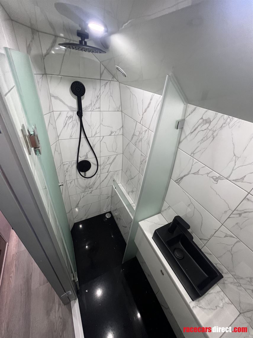 volvo-9700h-exclusive-motorhome-2010-model