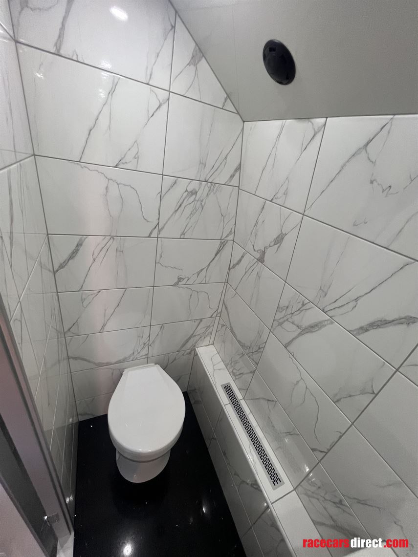 volvo-9700h-exclusive-motorhome-2010-model