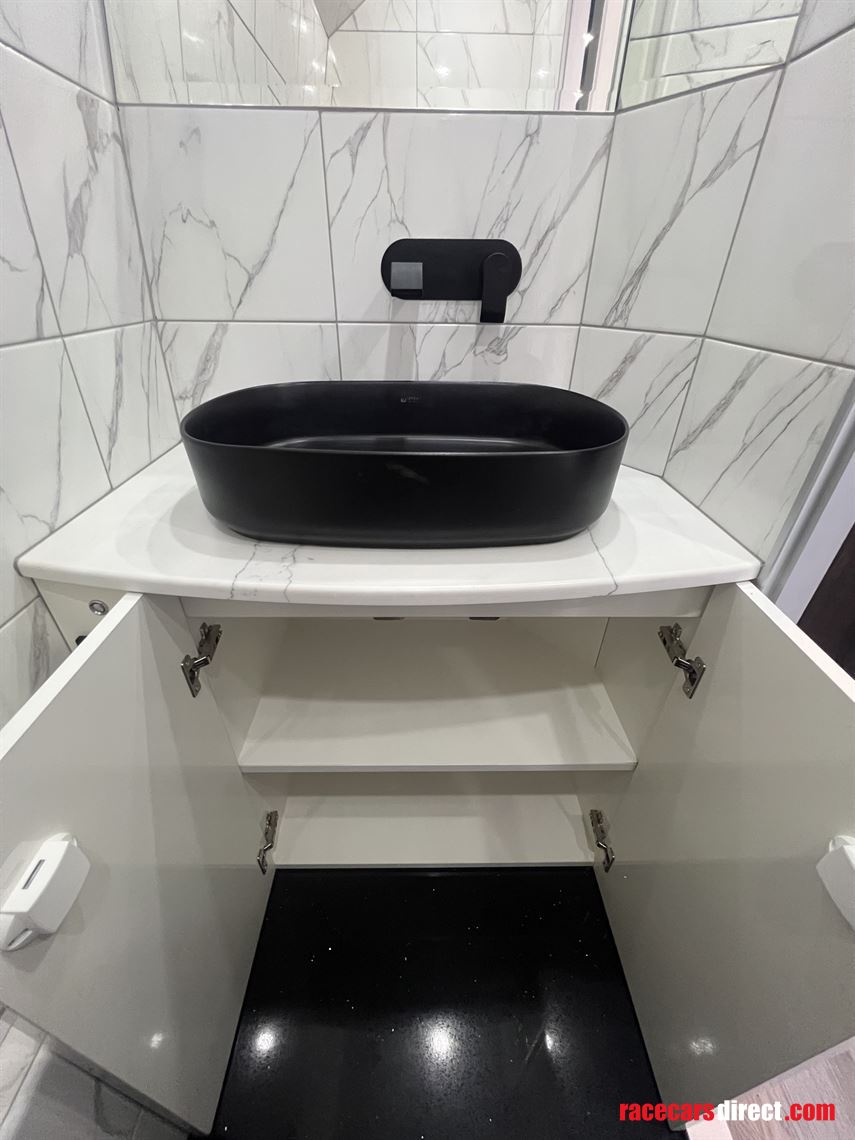 volvo-9700h-exclusive-motorhome-2010-model