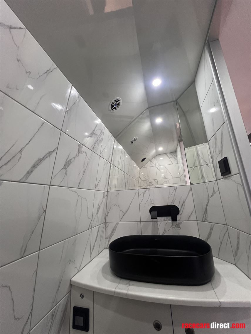 volvo-9700h-exclusive-motorhome-2010-model