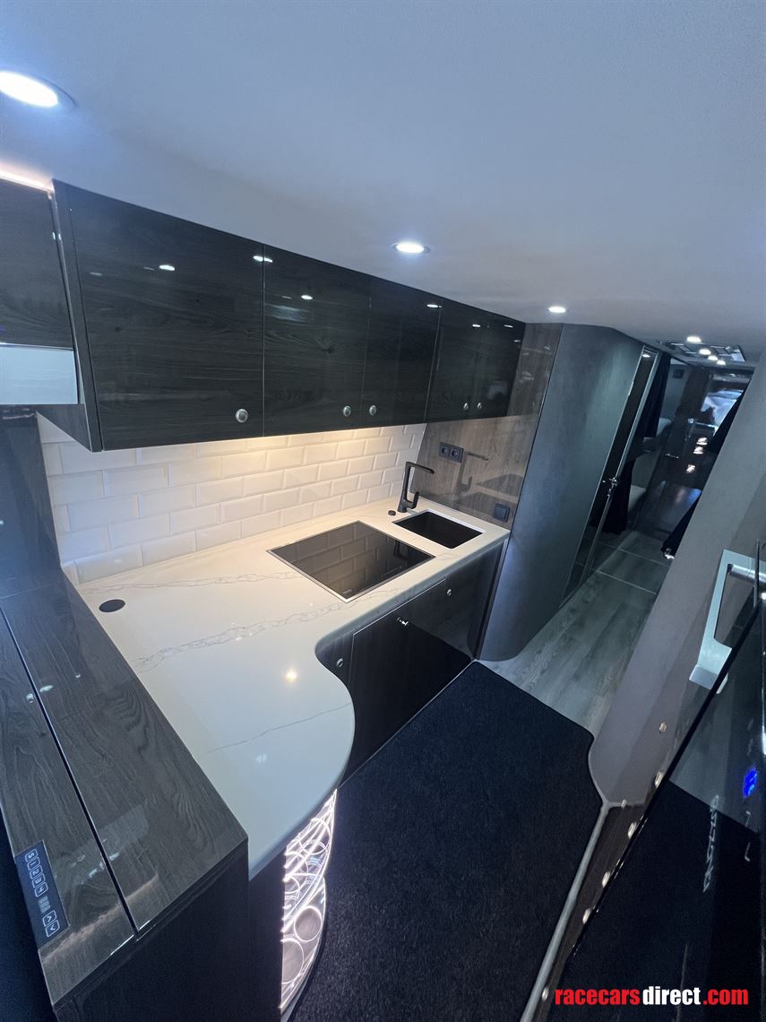 volvo-9700h-exclusive-motorhome-2010-model