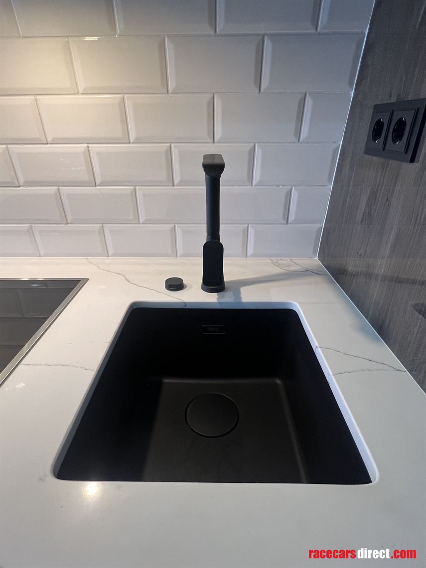 volvo-9700h-exclusive-motorhome-2010-model