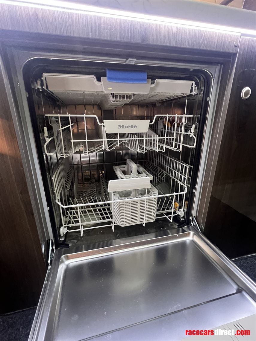 volvo-9700h-exclusive-motorhome-2010-model