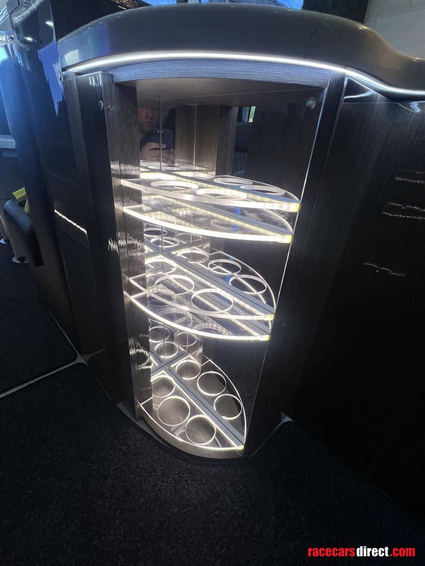 volvo-9700h-exclusive-motorhome-2010-model