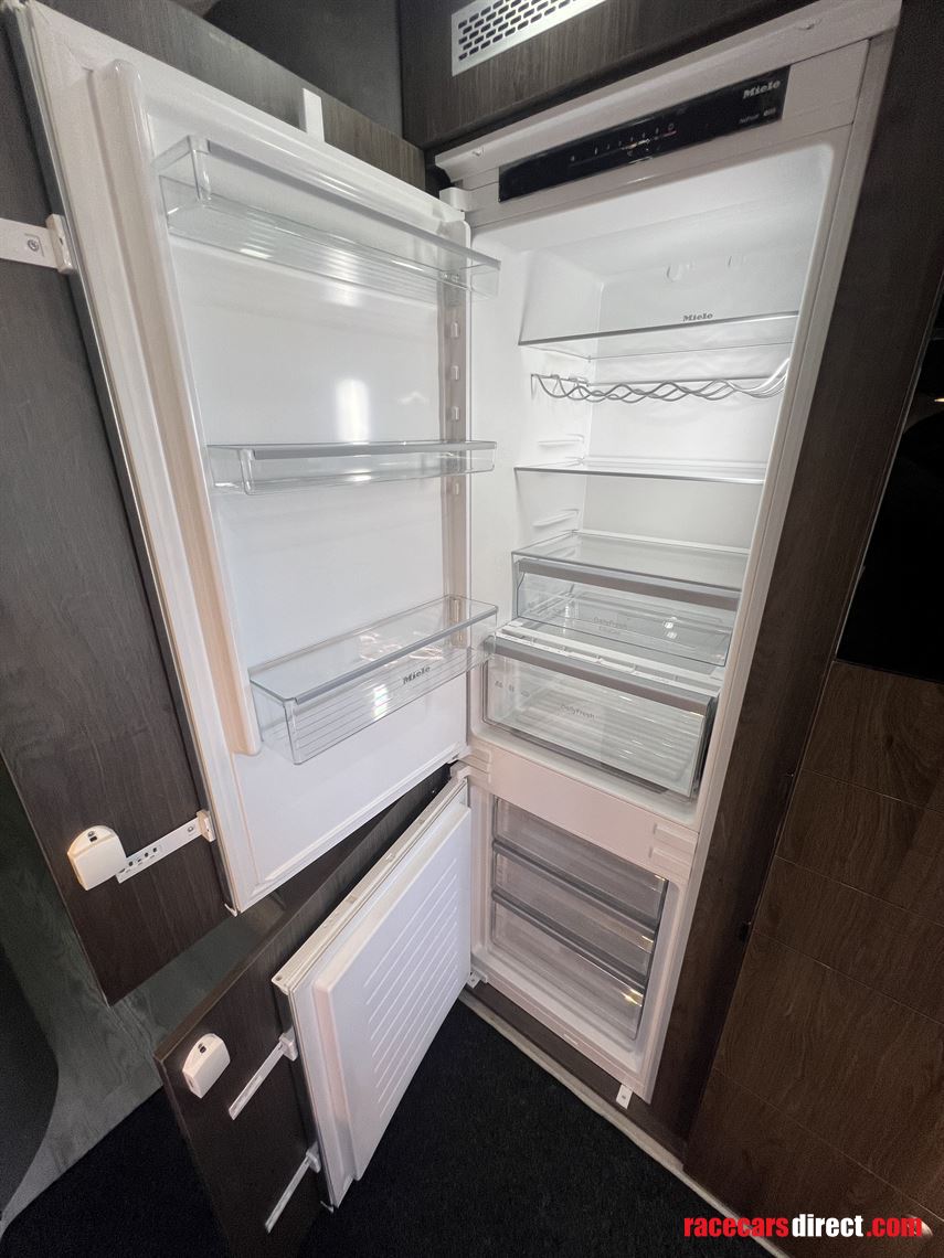 volvo-9700h-exclusive-motorhome-2010-model