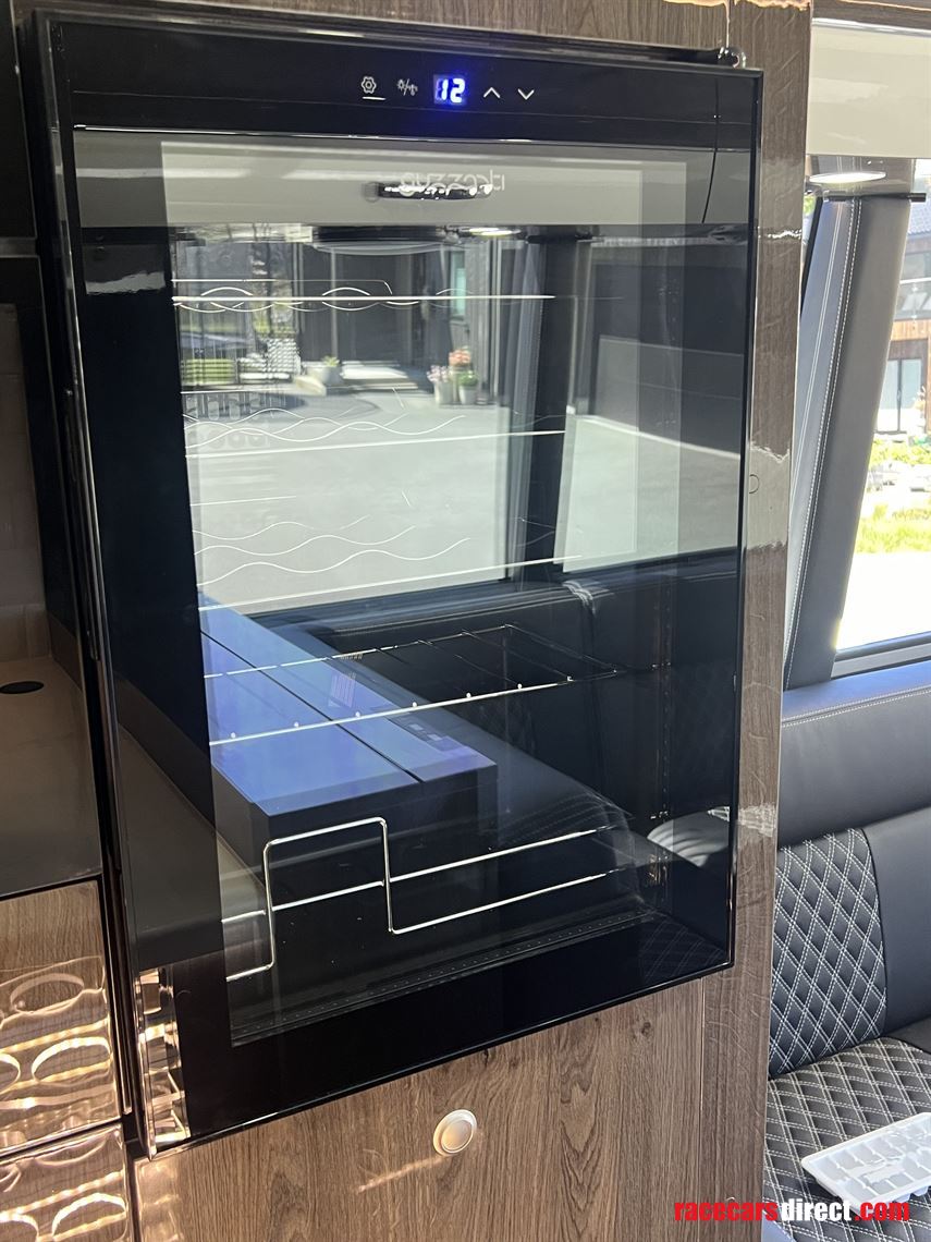 volvo-9700h-exclusive-motorhome-2010-model