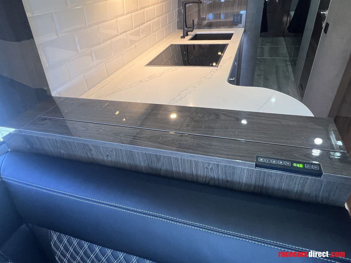 volvo-9700h-exclusive-motorhome-2010-model