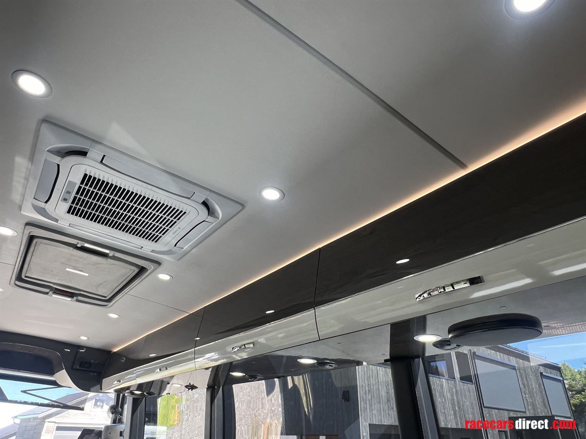 volvo-9700h-exclusive-motorhome-2010-model