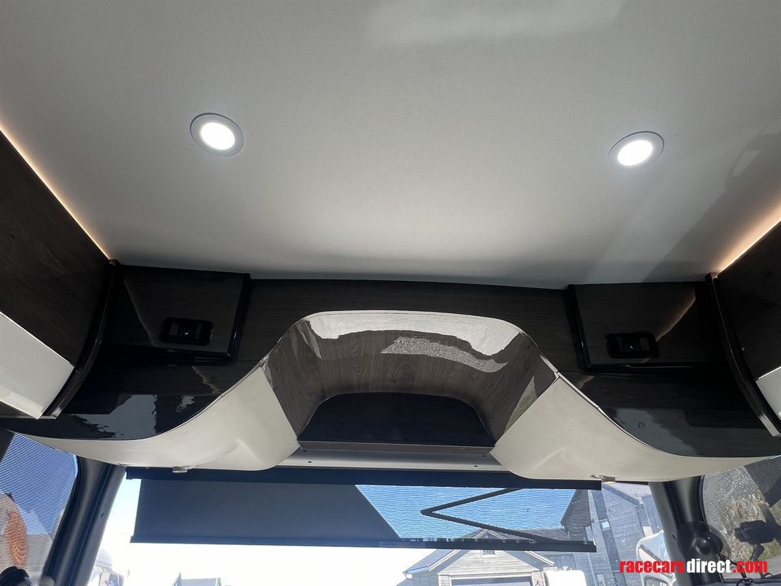 volvo-9700h-exclusive-motorhome-2010-model