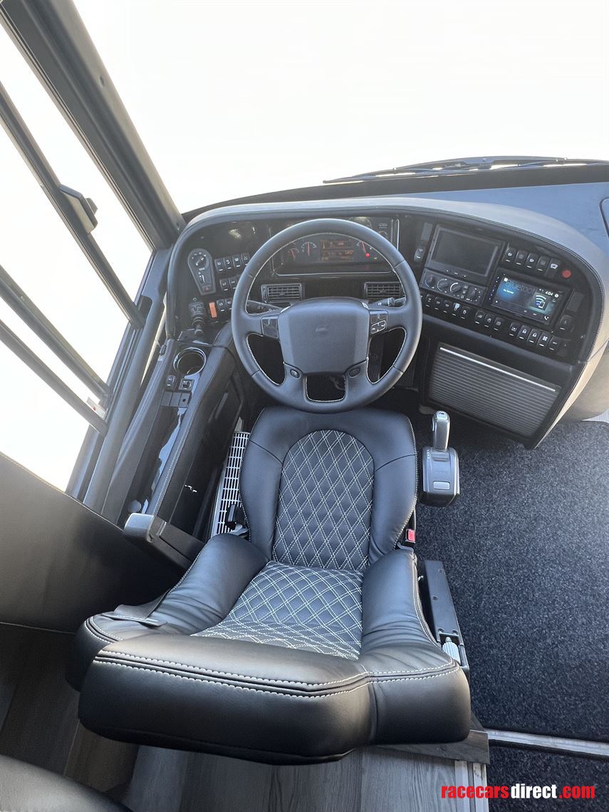 volvo-9700h-exclusive-motorhome-2010-model