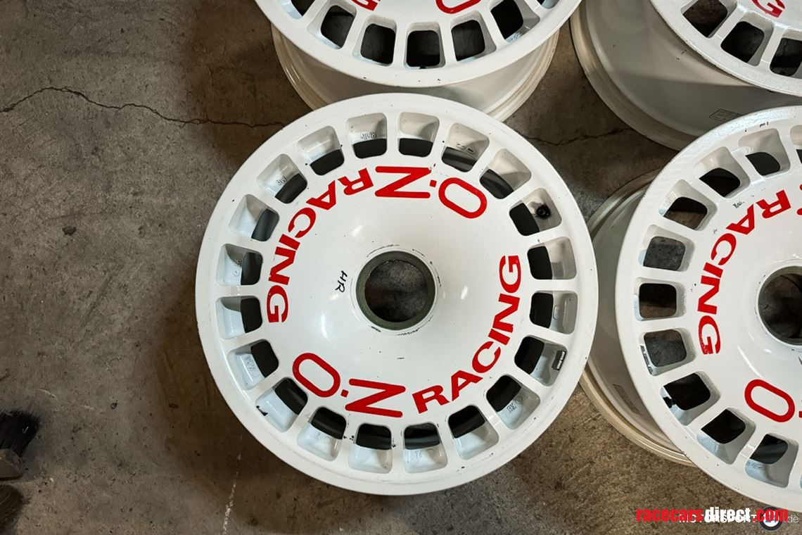 oz-racing-magnesium-wheels-m3-e30-dtm