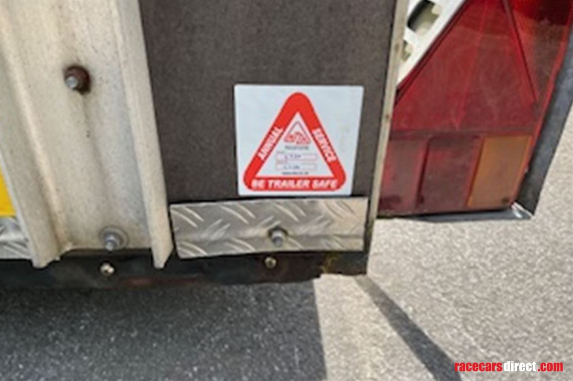 dg4000---brian-james-based-enclosed-race-car