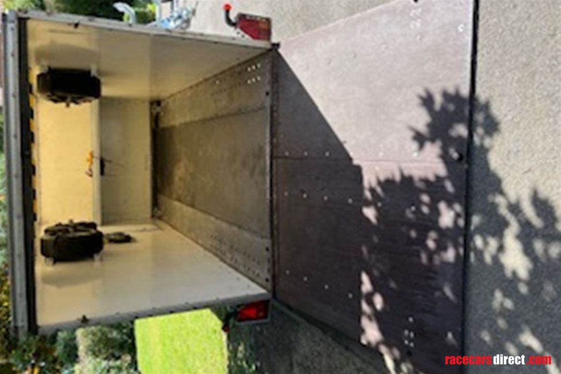 dg4000---brian-james-based-enclosed-race-car