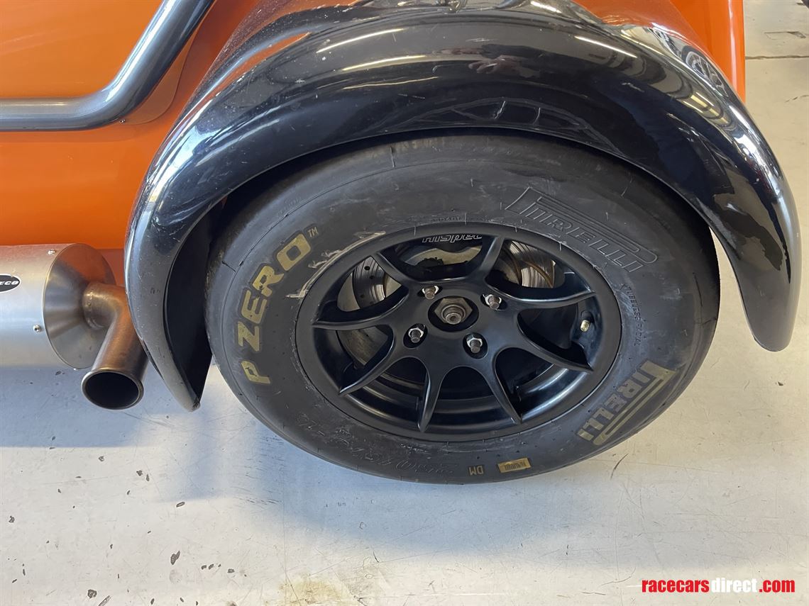 lightweight-tiger-r6-race-car