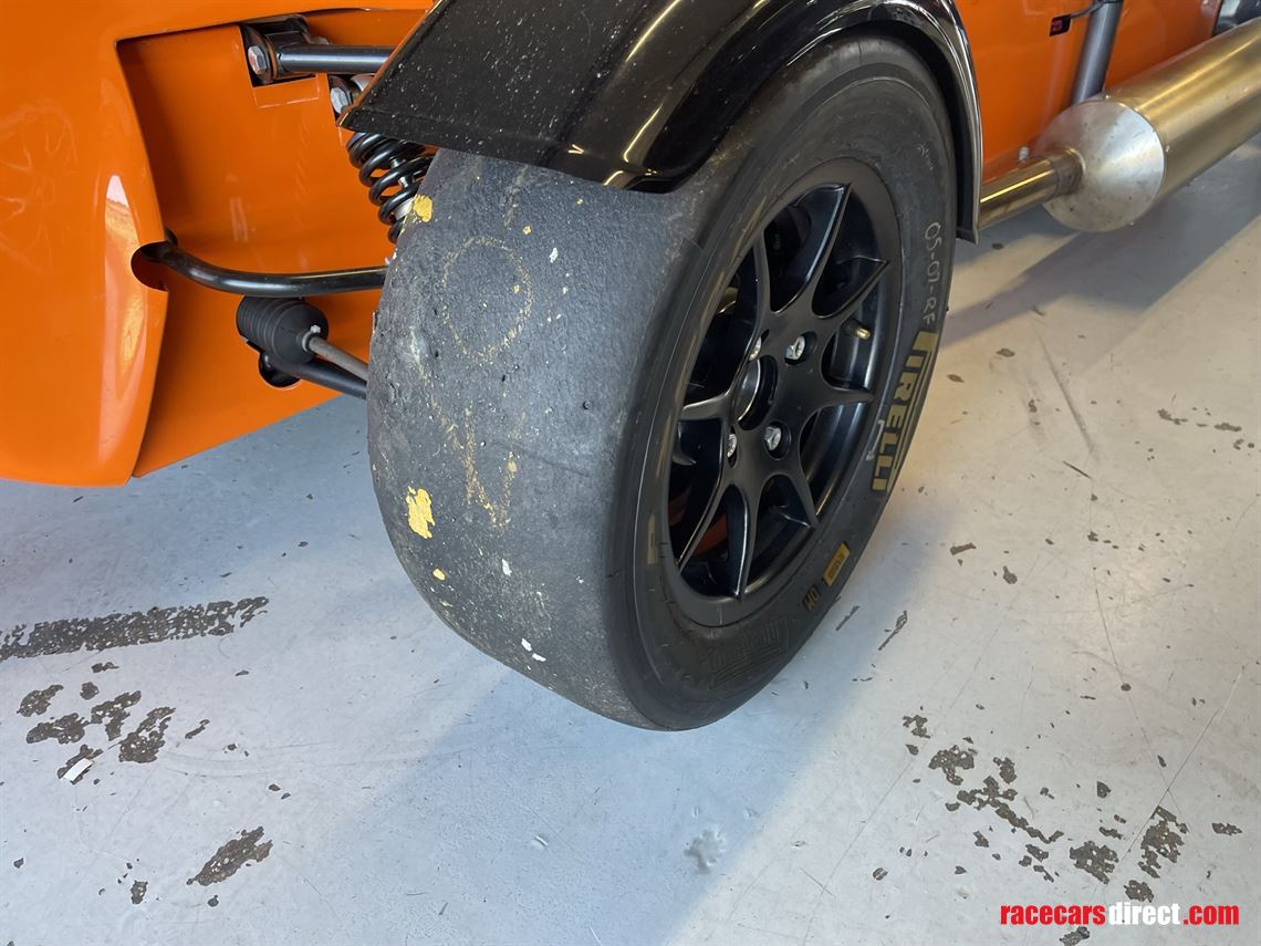 lightweight-tiger-r6-race-car