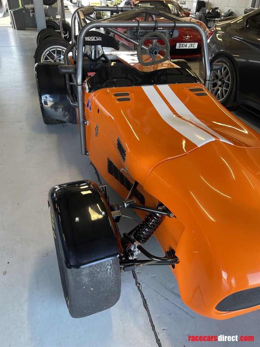 lightweight-tiger-r6-race-car