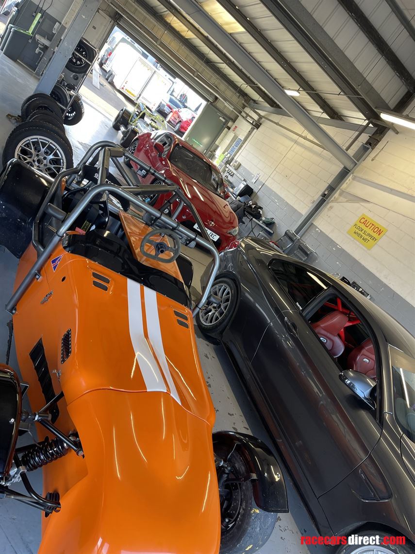 lightweight-tiger-r6-race-car