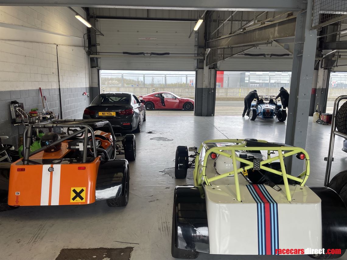 lightweight-tiger-r6-race-car